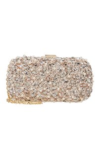 Pochette en perles avec une palette de couleurs rose et or, présentant une surface texturée de sequins, de perles et d'accents métalliques. Chaîne en or incluse.