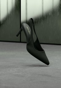 Επιλέχθηκε, black