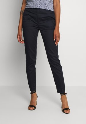 BELL STRUCTURED - Chino - night
