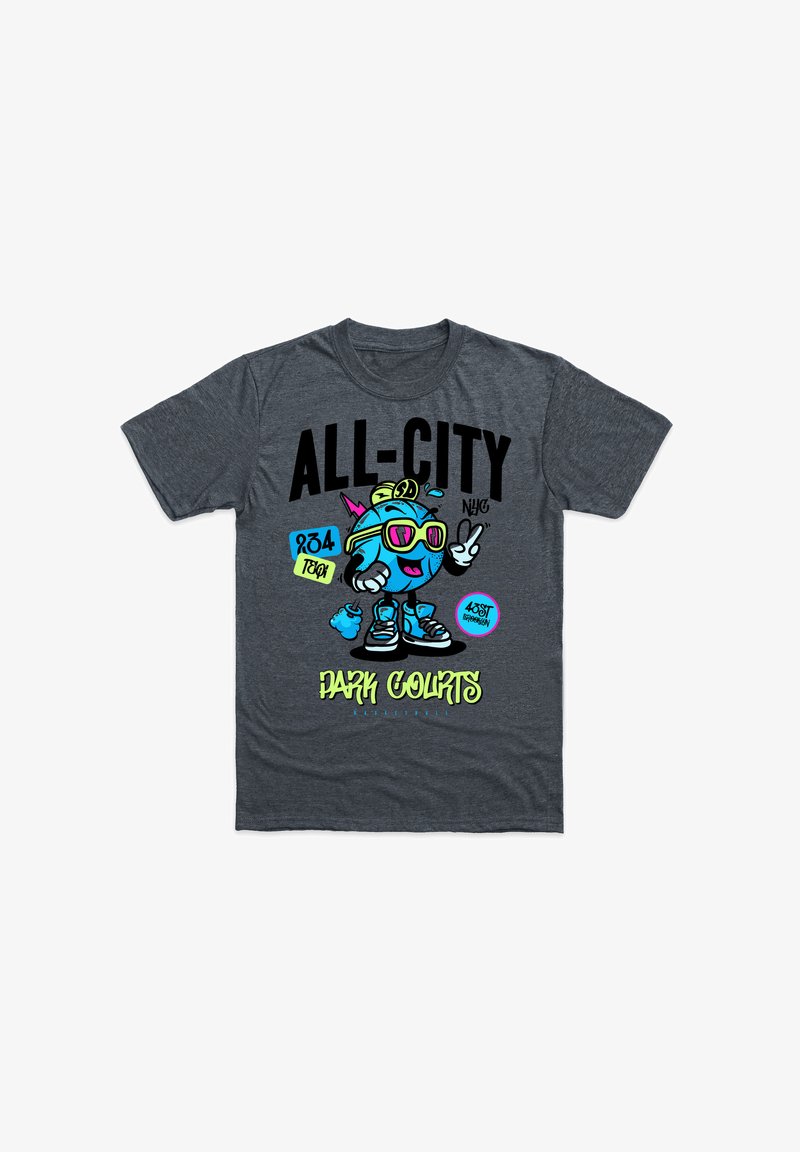 Grå bomulds T-shirt med farverigt grafisk print af en tegneseriefigur med solbriller, tekst "ALL-CITY" og "DARK COURTS" i fed skrift.