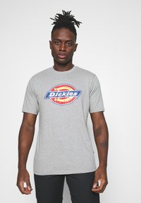 Dickies ICON LOGO TEE - Triko s potiskem - grey melange