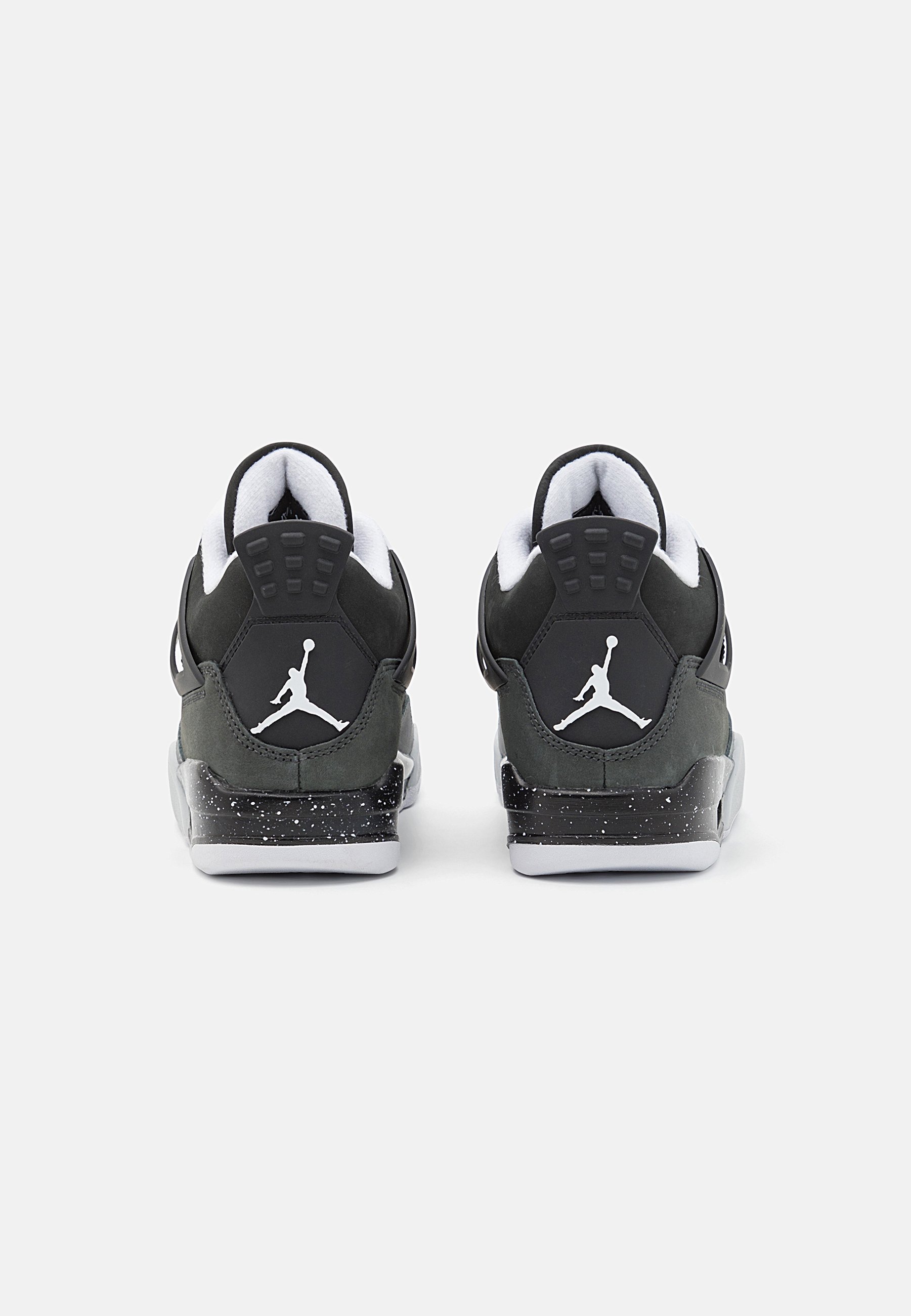 【NIKE】AIR JORDAN 4 RETRO BLACK/WHITE-ANTHRACITE 国内発送 JORDAN BRAND AIR JORDAN 4 RETRO BLACK/WHITE-ANTHRACITE-BLACK