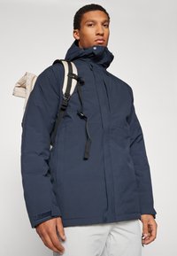 Fjällräven HC HYDRATIC PADDED TRAIL JKT M - Vinterjakker - dark navy