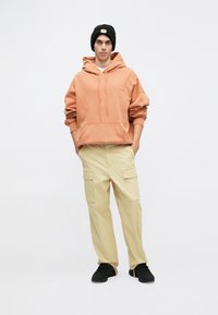 Carhartt WIP HOODED BENTON - Športni pulover - redhaven