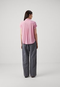 Samsøe Samsøe MAJAN SHIRT - Bluza z gumbi - pink