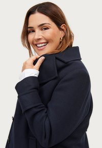 Ellos Plus collection YLVA - Halflange jas - blau