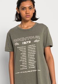 JDY JDYELINA PRINT DRESS  - Vestido de malha - kalamata