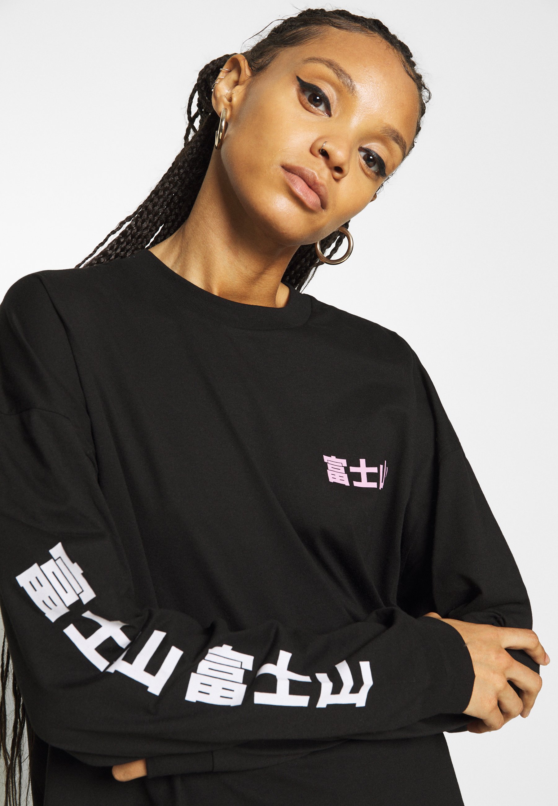 long sleeve skate top