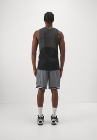Nike Performance DNA SHORT - Spordišortsid - cool grey/black