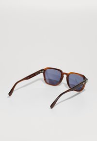 Lacoste Sončna očala - brown