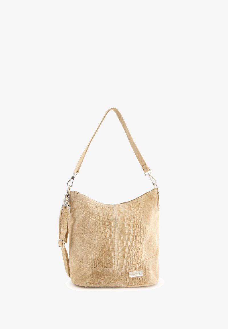 Sac à épaule en suède beige avec un motif crocodile texturé sur le devant, doté d'une sangle ajustable et d'accents en métal argenté.