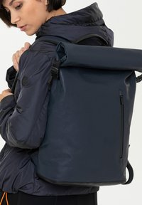 Aunts & Uncles TOKIO - Tagesrucksack - storm