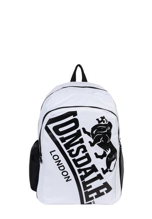 Sac à dos blanc Lonsdale London avec grand logo noir, motif lion, poche avant zippée et poche latérale en mesh noir.