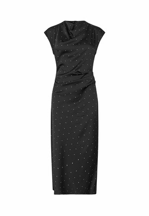 Mustast kangast midi-kleit valgete täpikestega, lühikeste varrukate, rätik-kaeluse ja külgse kokkupressimisega, esitletud tavalise valge tausta ees.