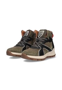 Groene en zwarte high-top sneakers van suede en mesh materiaal, met gestructureerde veters, een logo patch en een rubberen zool met een patroon in de loop.