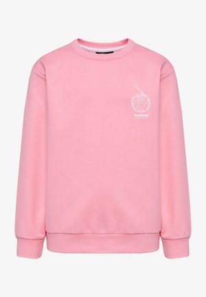 Różowa bluza z miękkiego materiału z okrągłym dekoltem, ściągaczami przy rękawach i białym detalem z logo na klatce piersiowej. Charakteryzuje się luźnym krojem.