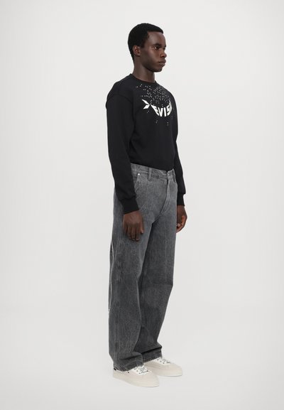 Evisu WORK PANT WITH DISTRESSED BACK DAICOCK SHAPE - Brīva piegriezuma džinsi - grey