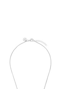Collar de plata con una cadena delgada y delicada; cuenta con un cierre de langosta y una longitud ajustable con un pequeño charm redondo.