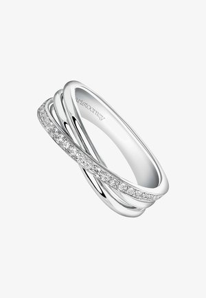 El anillo de plata presenta bandas entrelazadas, una de las cuales tiene una fila de pequeños diamantes redondos. Acabado suave y pulido con un diseño elegante y moderno.