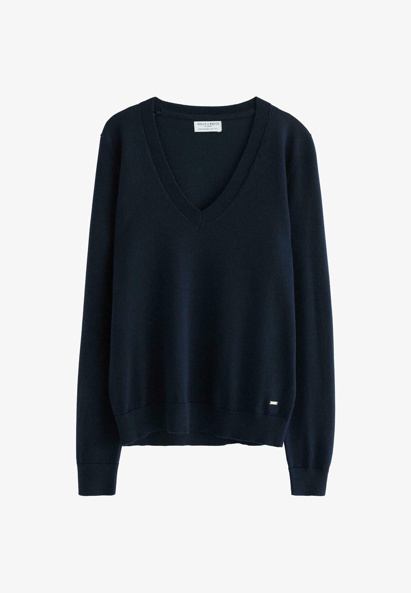 Marineblå v-hals sweater i blødt strikmateriale, med lange ærmer samt ribbede manchetter og kant. Inkluderer lille metal logo detalje på siden.