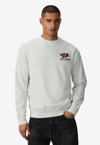 Unselected, ecru white