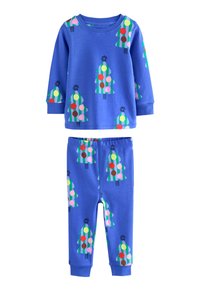Ensemble de pyjama bleu composé d'un haut à manches longues et d'un pantalon, orné de motifs colorés d'arbres de Noël incluant des points et des rayures.