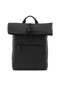 Sac à dos noir à rabat en tissu lisse, doté d'une poche zippée à l'avant, d'une sangle ajustable et d'une poignée robuste. Design minimaliste.