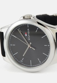 Tommy Hilfiger NORRIS - Pulkstenis - black/silver-coloured