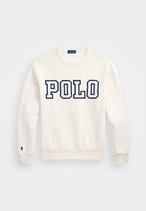 Vit sweatshirt med "POLO" i marinblå blockbokstäver, rund halsringning, långa ärmar, ribbad muddar och nederkant, med en liten logotyp på vänster ärm.