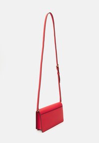 MICHAEL Michael Kors JET SET FLAP XBODY - Skulderveske - spiced coral