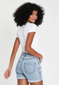 Threadbare CALAIS CLASSIC - Farkkushortsit - light wash