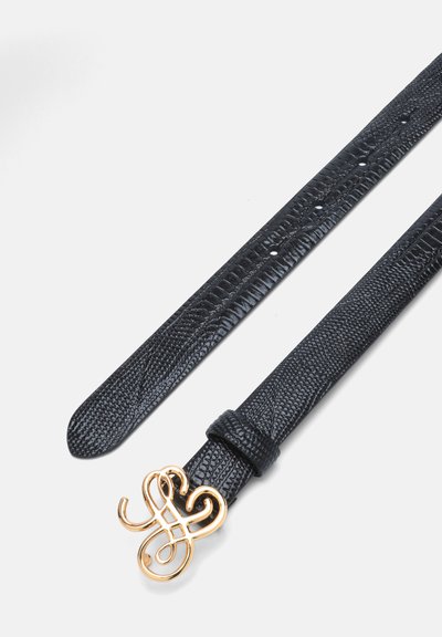 Ceinture en cuir noir texturé avec plusieurs trous et une boucle décorative dorée en forme de motif entrelacé stylisé.