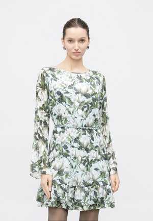 ILENIA PLEAT DRESS - Robe de jour - blossom breeze