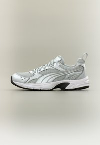 Δεν επιλέχθηκε, cool light gray/silver-coloured