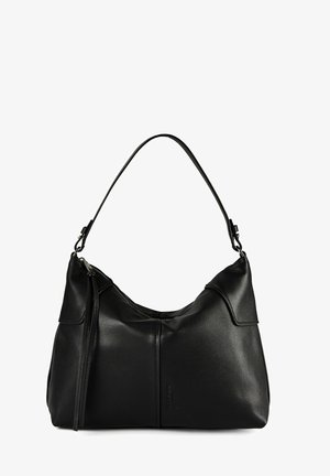 Schwarze Schultertasche aus strukturiertem Leder mit Reißverschluss, schmalem Griff und einem langen Quasten-Reißverschlussanhänger vor weißem Hintergrund.