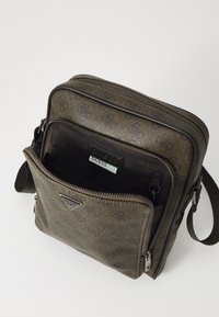 Guess MILANO UNISEX - Borsa a tracolla - military green/black