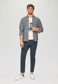 s.Oliver Chino - tiefblau
