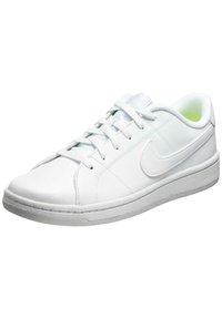 Weiße Leder-Sneaker mit abgerundetem Zehenbereich, Schnürung vorne und gepolstertem Kragen. Verfügt über ein dezentes Logo und eine strukturierte Gummisohle.