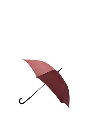 Otwarty dwukolorowy parasol z zakrzywioną czarną rączką i tkaninowym daszkiem w jasnych i ciemnych odcieniach bordo na białym tle.