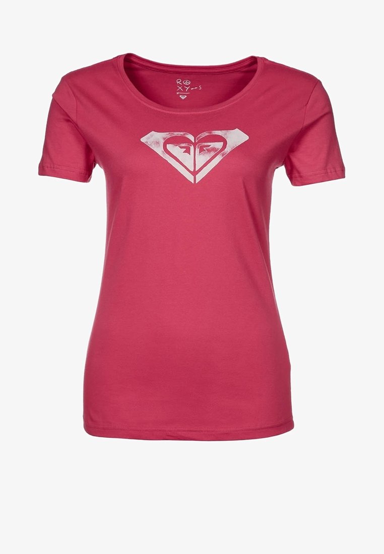 T-shirt en coton rose avec un logo en forme de cœur blanc et un design de flèche. Manches courtes et encolure ronde. Texture lisse.