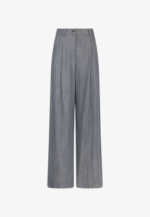 Wide-leg trousers in a light gray fabric, featuring a smooth texture, front pleats, and a single button closure at the waistband.