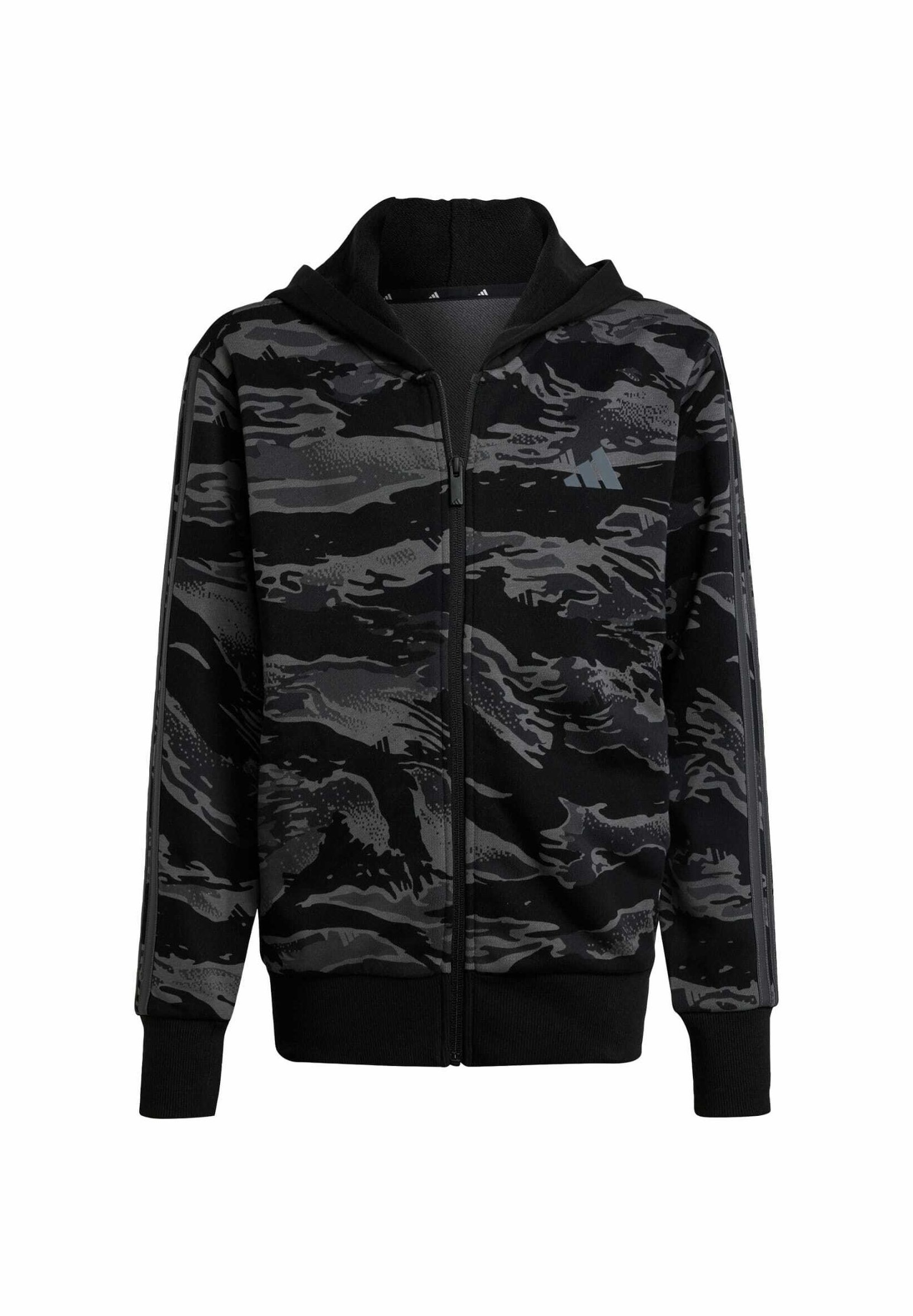 adidas essentials camo