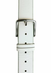Weißes Lederarmband mit strukturiertem Finish, silberner Metallschnalle und verstellbaren Löchern. Mit geprägtem Branding auf dem Armband.