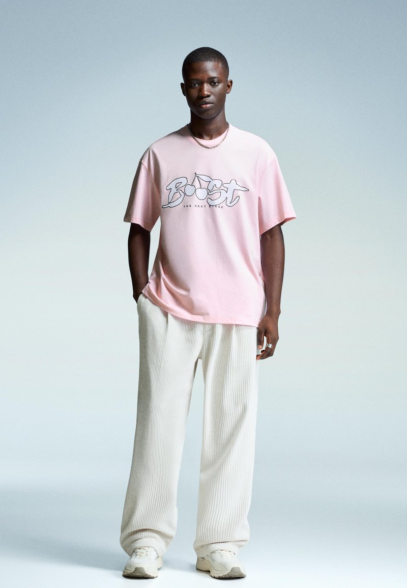 Bershka SHORT SLEEVE - Nyomott mintás póló - light pink