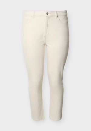 Jean crème taille haute, coupe slim, avec bouton et fermeture éclair à l'avant, passants pour ceinture, et design à cinq poches.