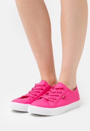 MALIBU BEACH - Tenisky - regular fuchsia