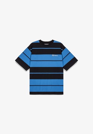 Camiseta de rayas con franjas horizontales en azul y negro, hecha de algodón. Corte holgado con mangas cortas y escote redondo. Detalle de pequeño logo.