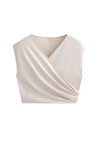 Bijela skraćena majica s dubokim V-izrezom i drapiranim dizajnom. Mekani materijal s glatkom teksturom i nabrano bočno detalj.