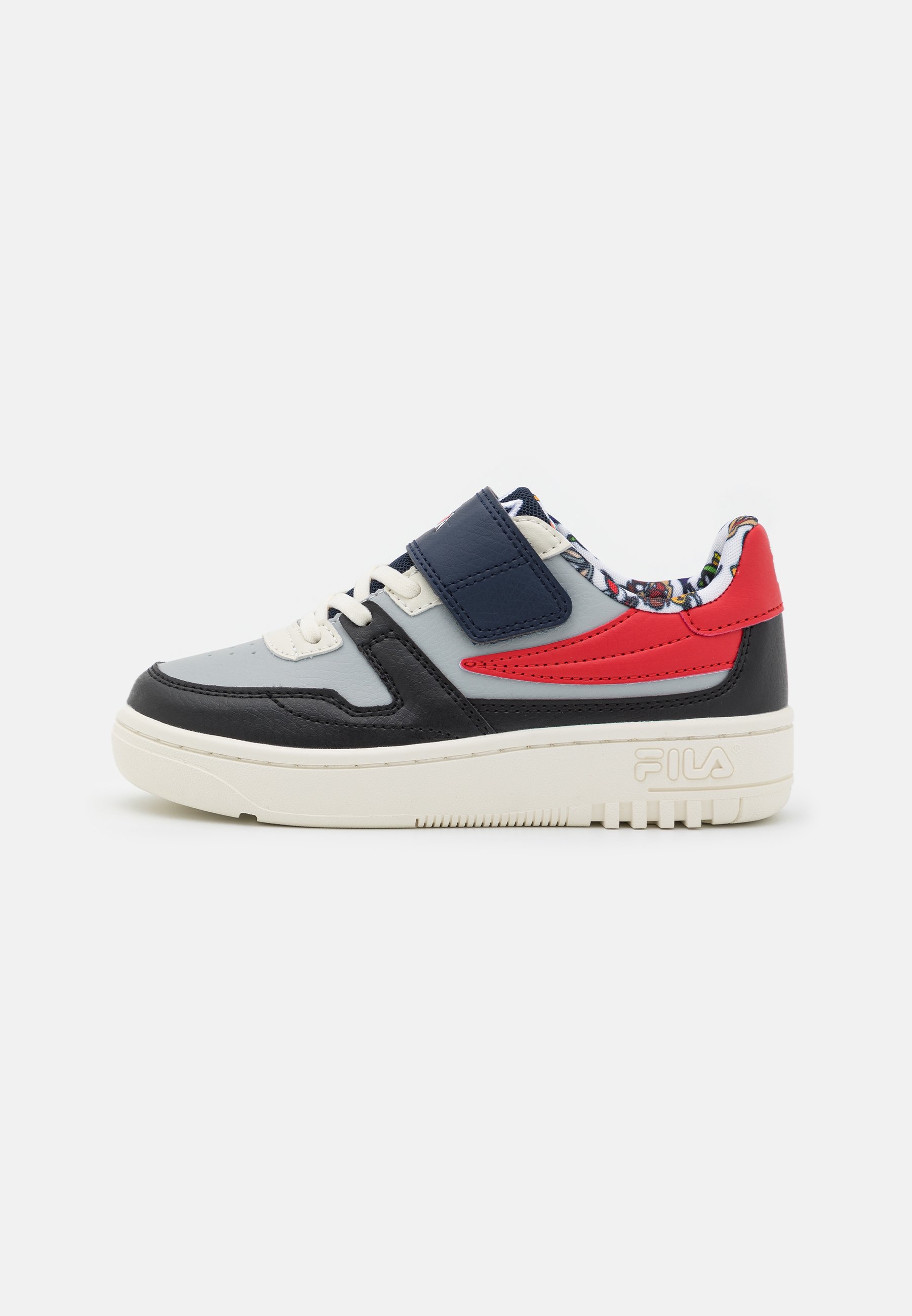 Restocks: Acquista e vendi sneaker autentiche al 100%