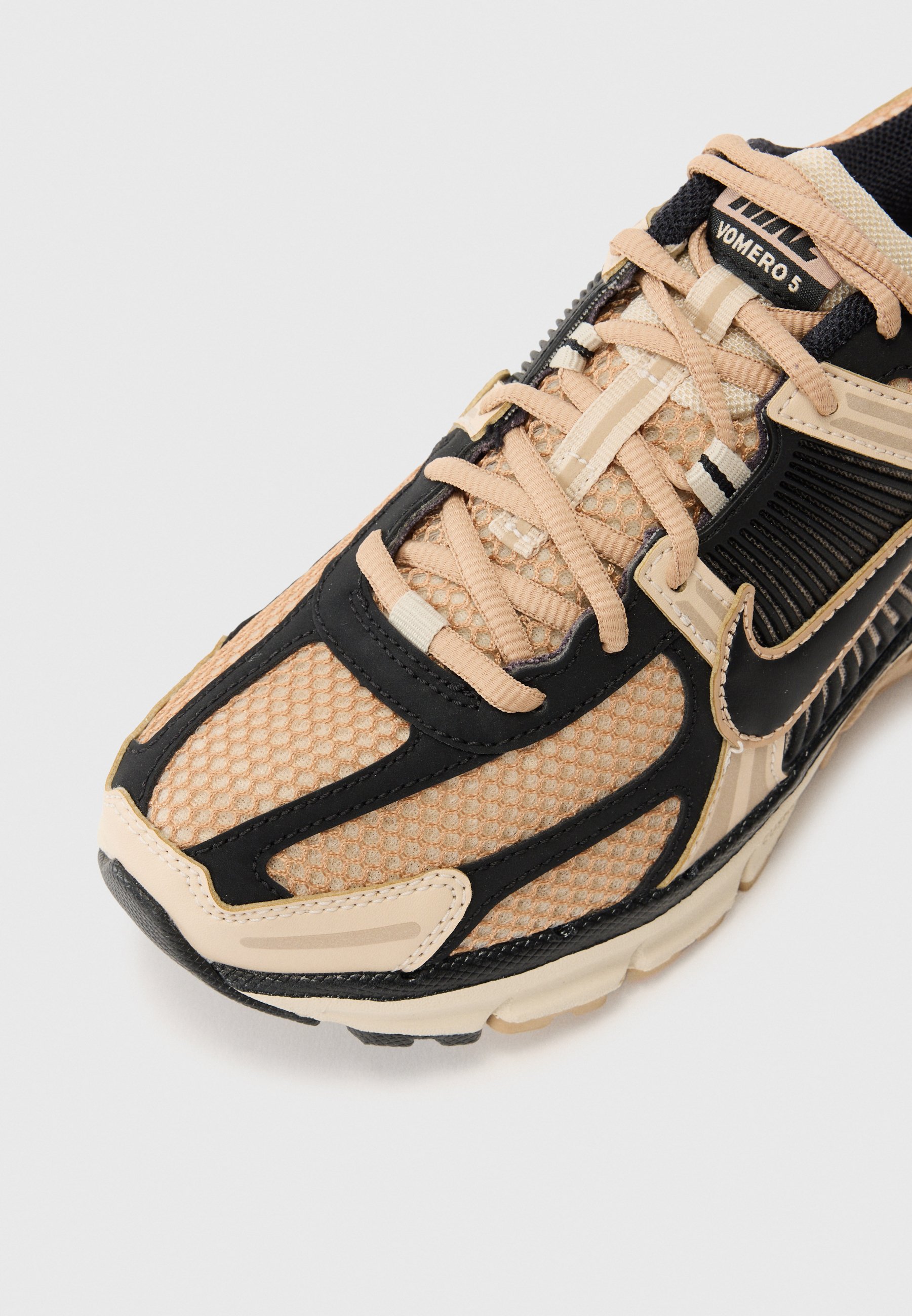 Nike Sportswear ZOOM VOMERO 5 - Trainers - sanddrift/black